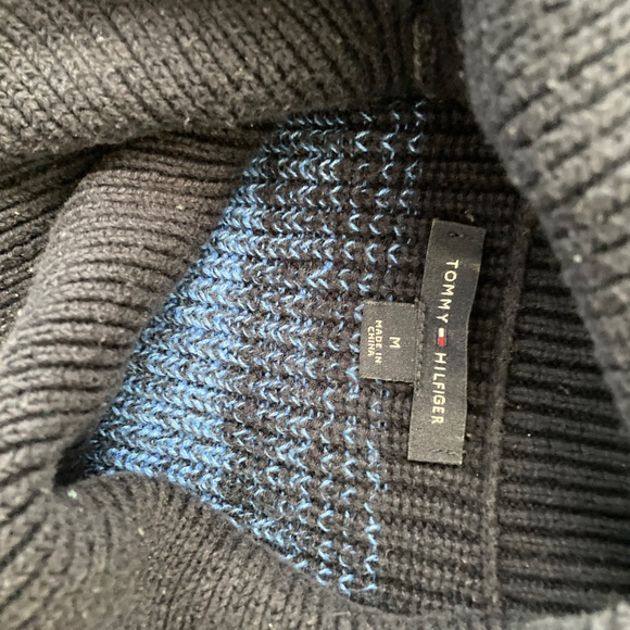 Tommy Hilfiger sweater size M - Picture 3 of 3